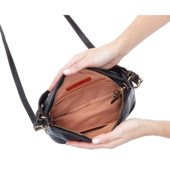 NEW! Hobo Belle Convertible Shoulder Bag Black Leather NWT - Picture 4 of 14